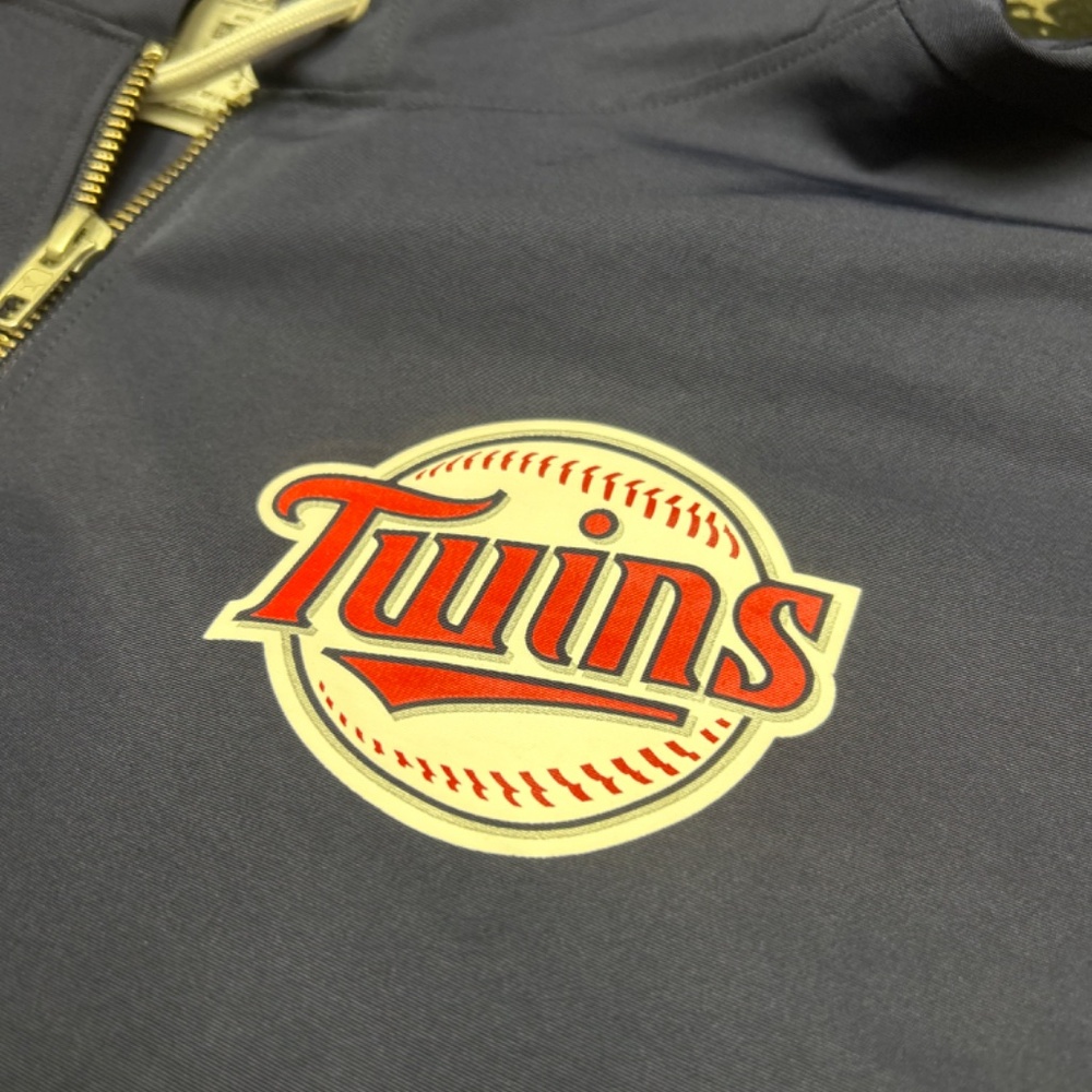 Victoria’s Secret Minnesota Twins Anorak Jacket Size XS - Picture 4 of 6